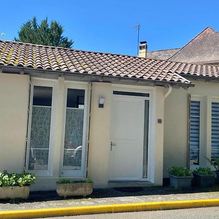 Agréable petit gîte avec piscine Salies-de-Béarn Exterior foto