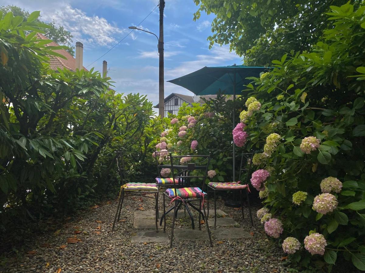 Agréable petit gîte avec piscine Salies-de-Béarn Exterior foto