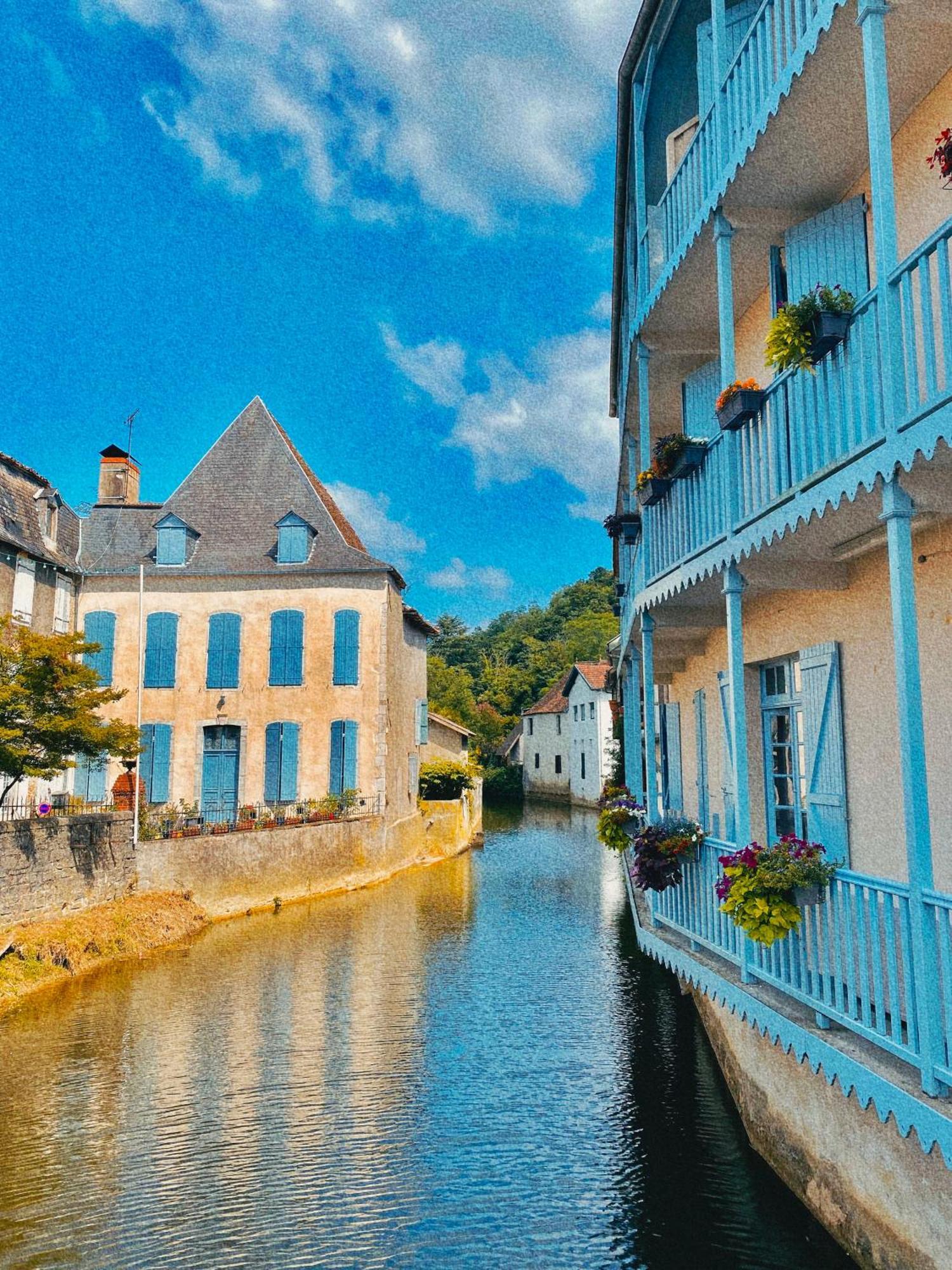 Agréable petit gîte avec piscine Salies-de-Béarn Exterior foto
